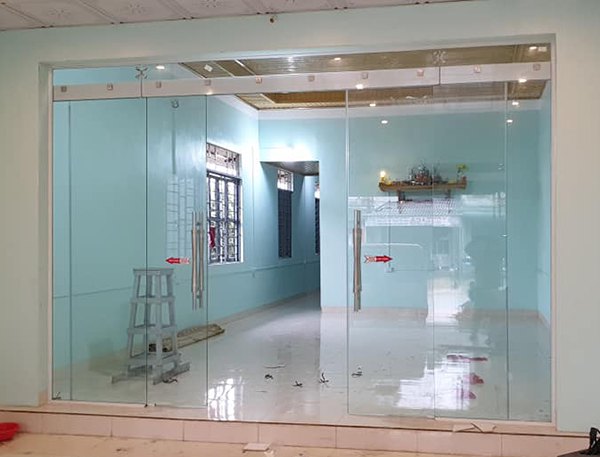 Cửa kính cường lực 3