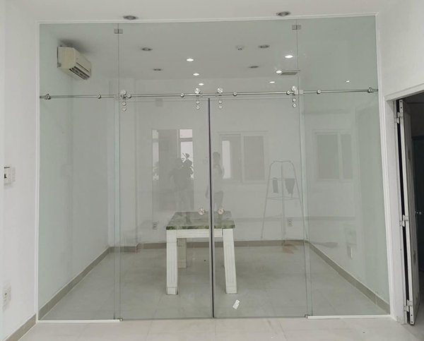 Cửa kính cường lực 6